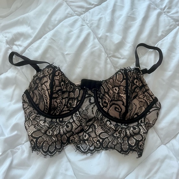 🖤 CORSET STYLE TOP 🖤 - Picture 1 of 2